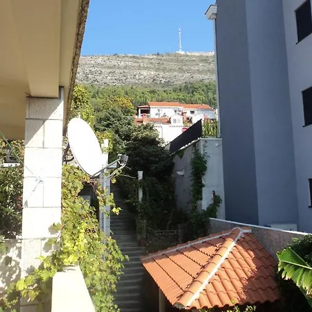 Apartment Deranja Ii *
